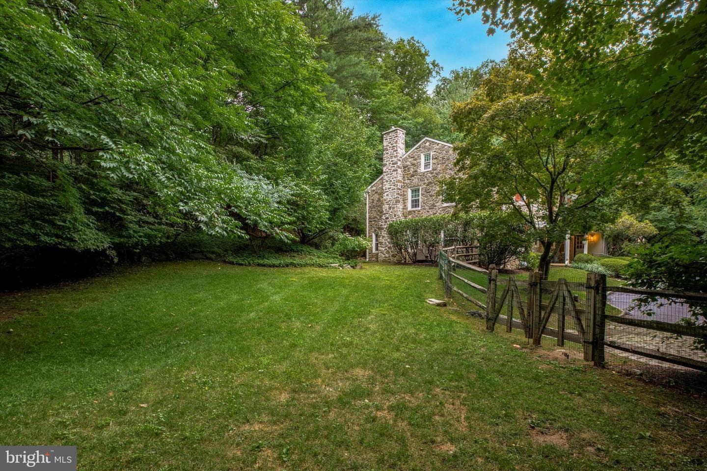 429 Morris Avenue photo 32