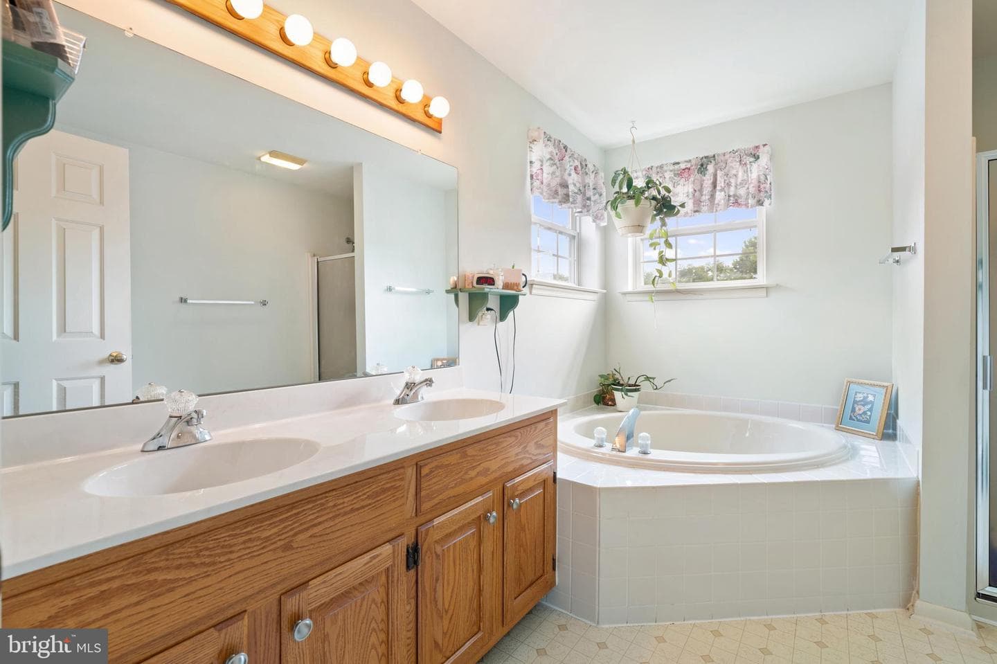 1027 Dorchester Lane photo 28