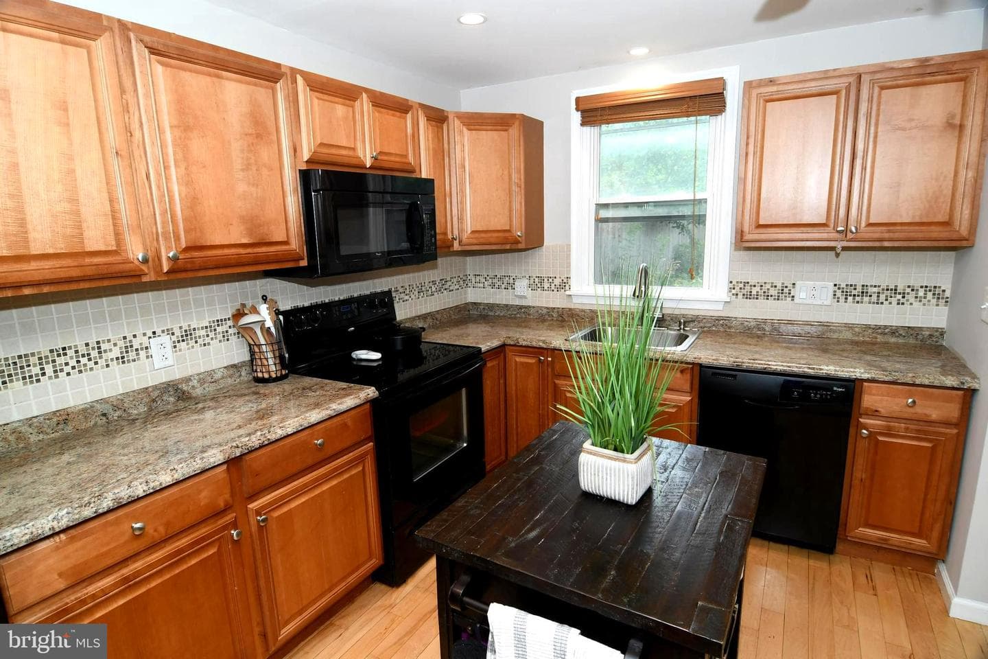 218 N 3rd Avenue photo 2