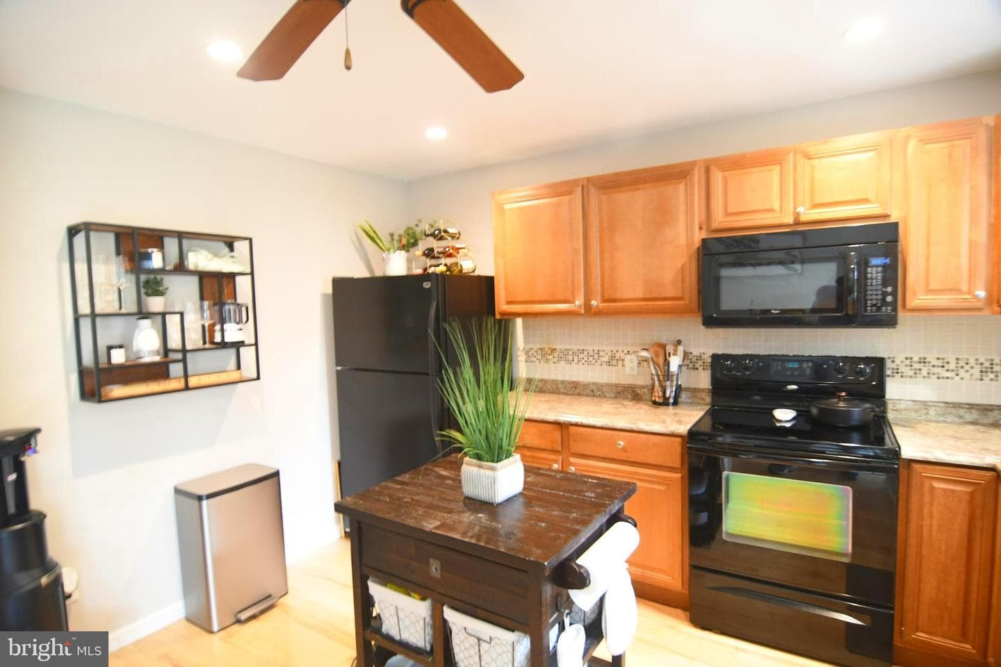218 N 3rd Avenue photo 7