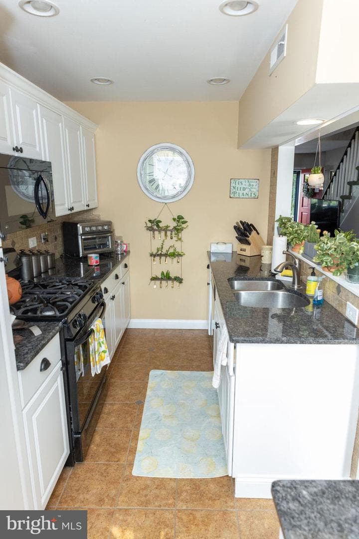 38 Orange Avenue photo 15
