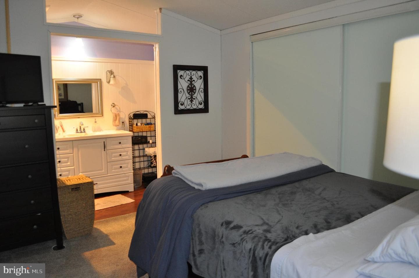 48 N Barry Avenue photo 13