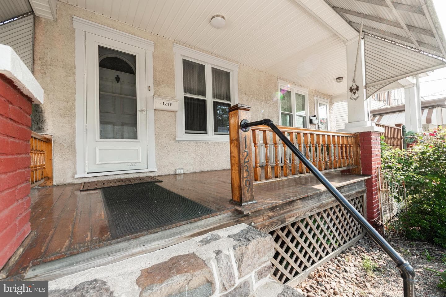 1239 Maple Street photo 3