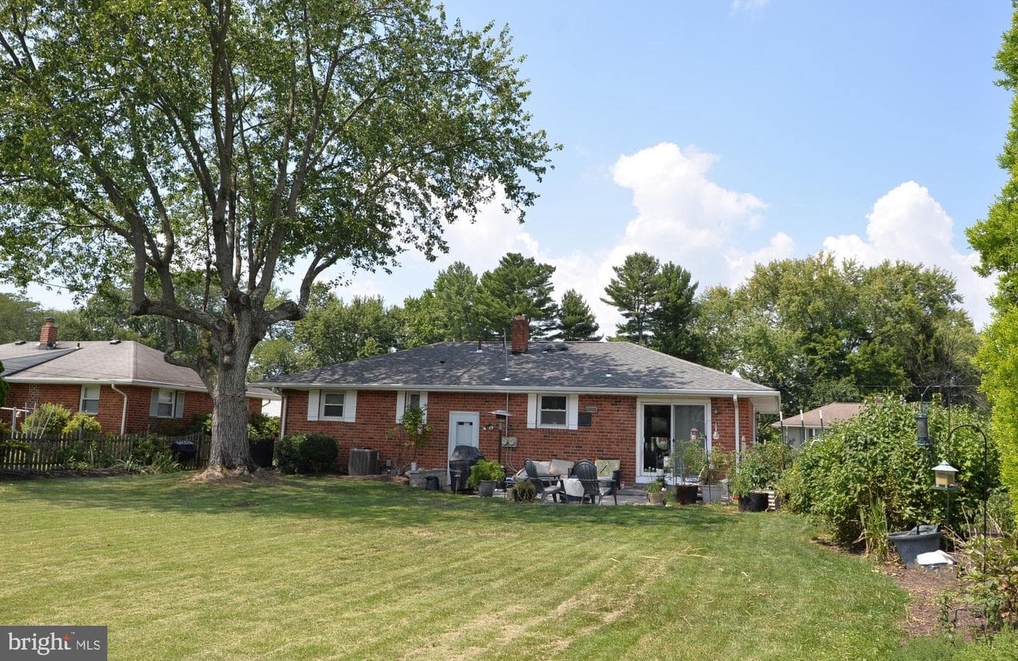 174 N Highland Avenue photo 4