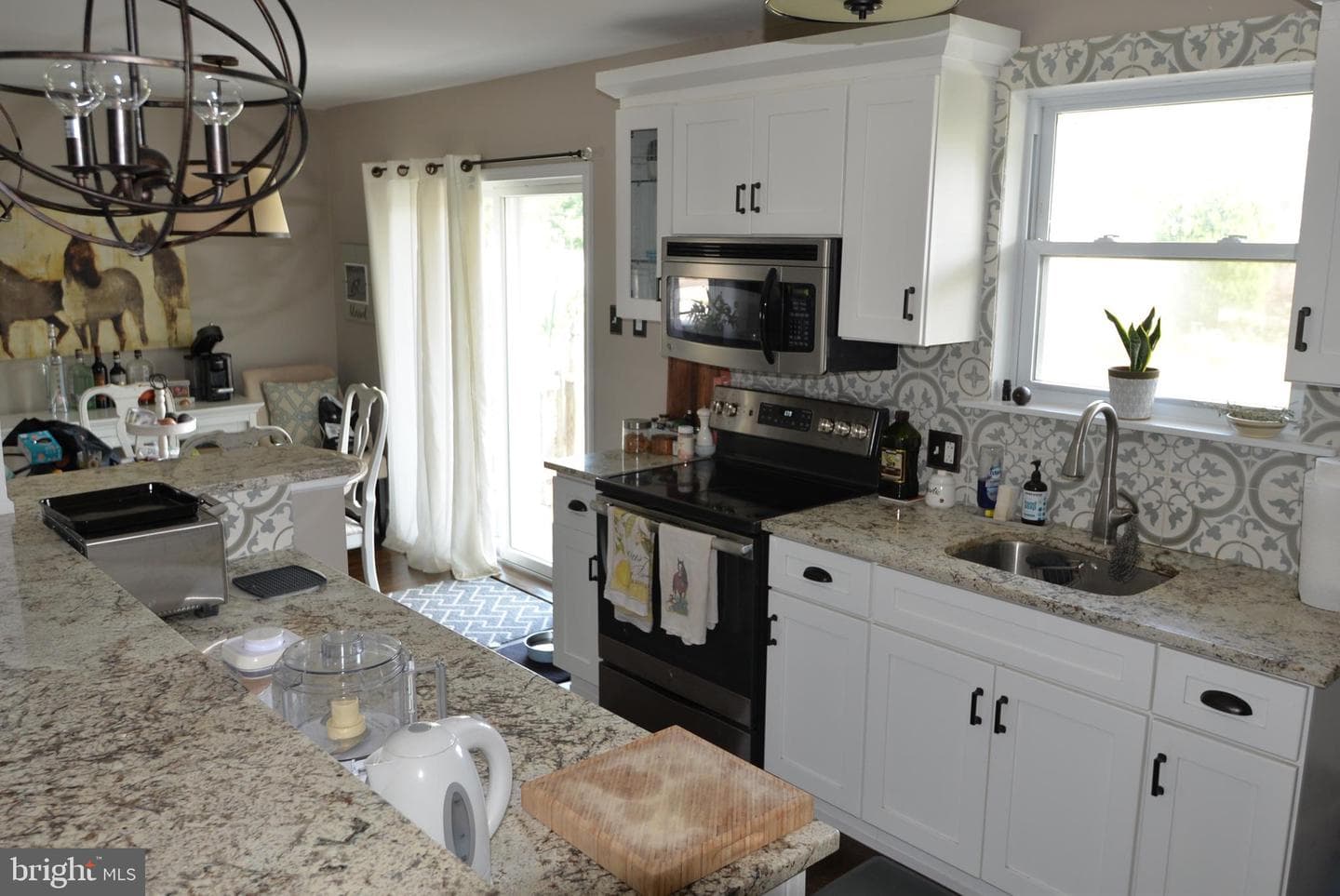 174 N Highland Avenue photo 9