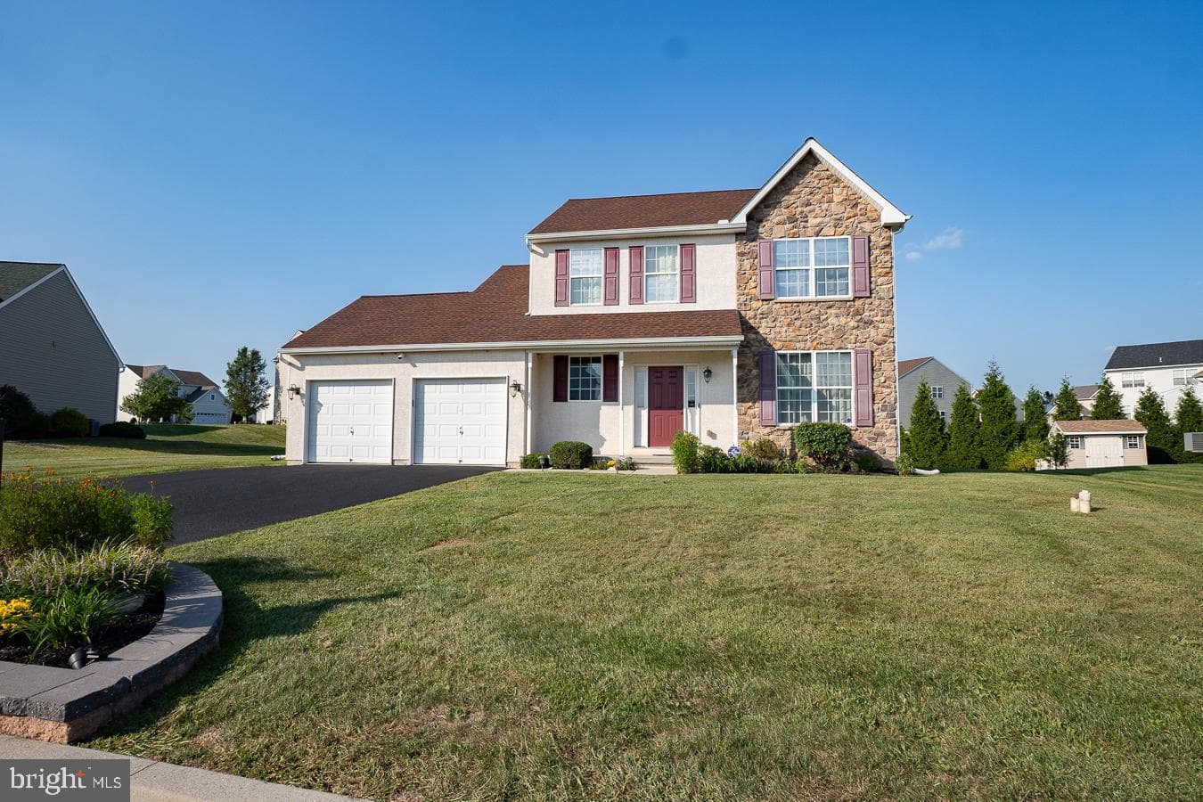 95 Westbury Drive photo 2