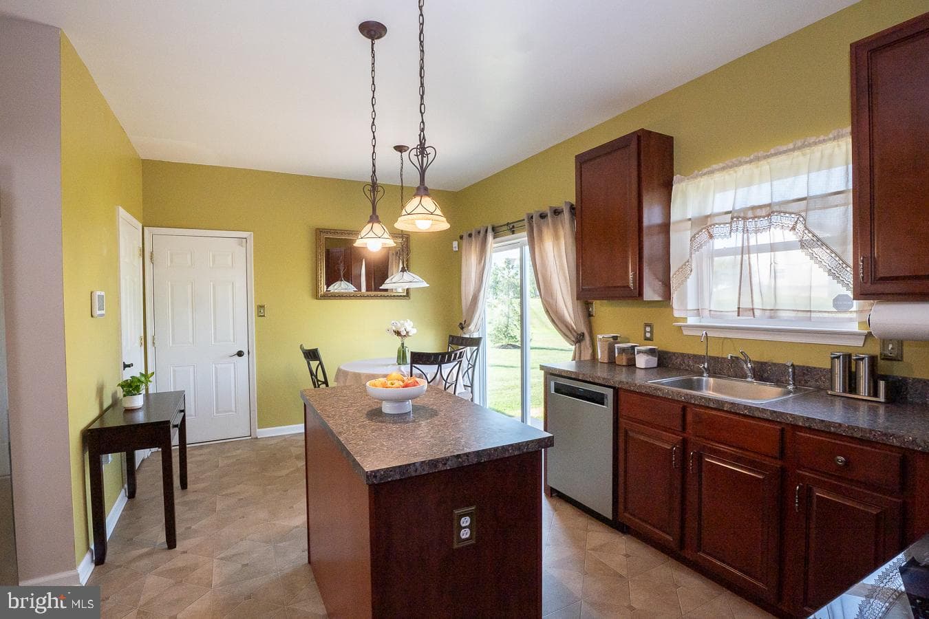 95 Westbury Drive photo 6