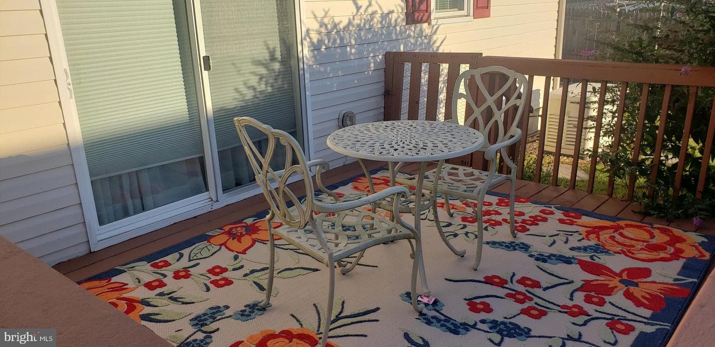 326 Mimosa Court photo 4