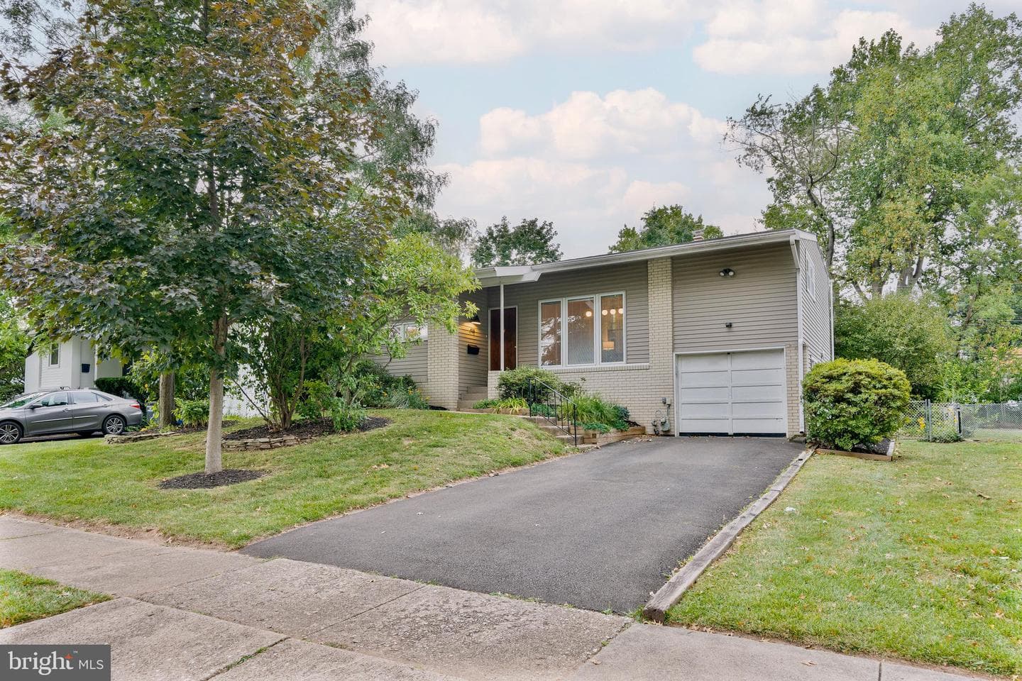418 Haywood Road photo 26