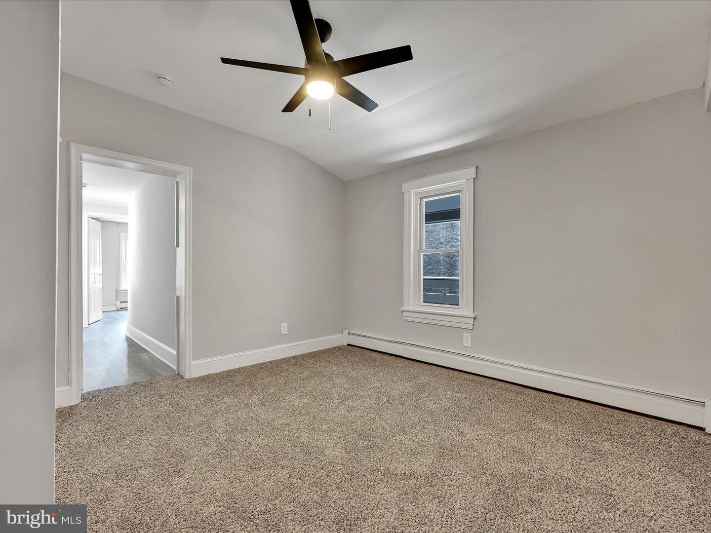 76 N York Street photo 20