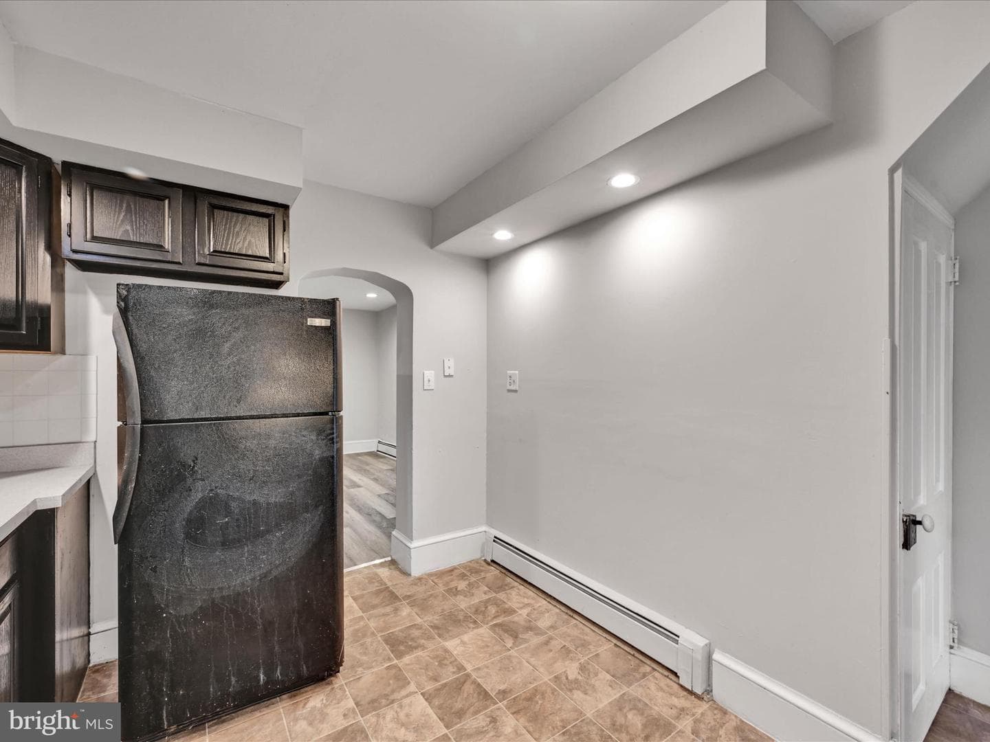76 N York Street photo 7