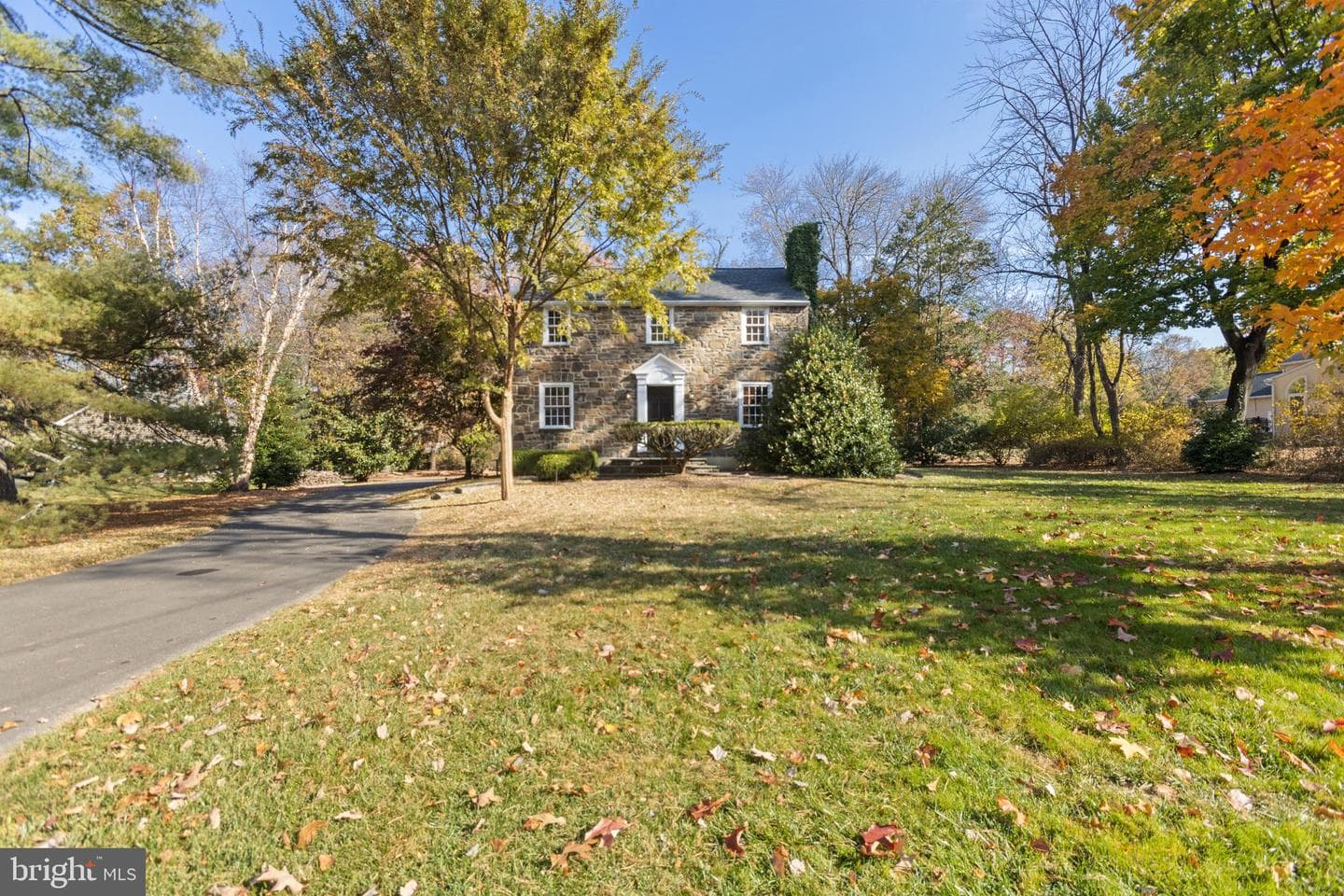 974 Valley Road photo 2