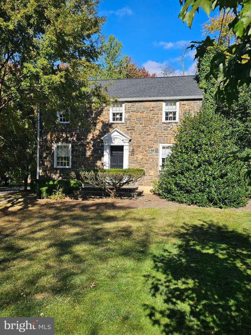 974 Valley Road photo 3