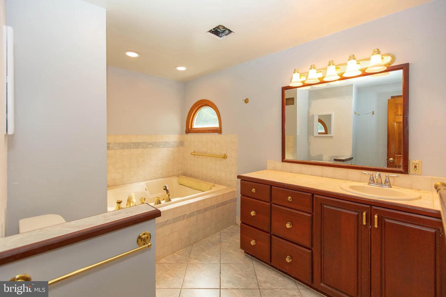 472 Rittenhouse photo 18