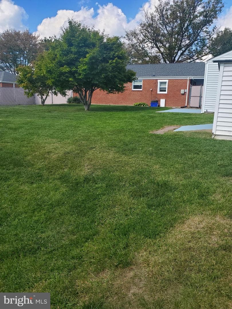 8 Laurel Lane photo 13