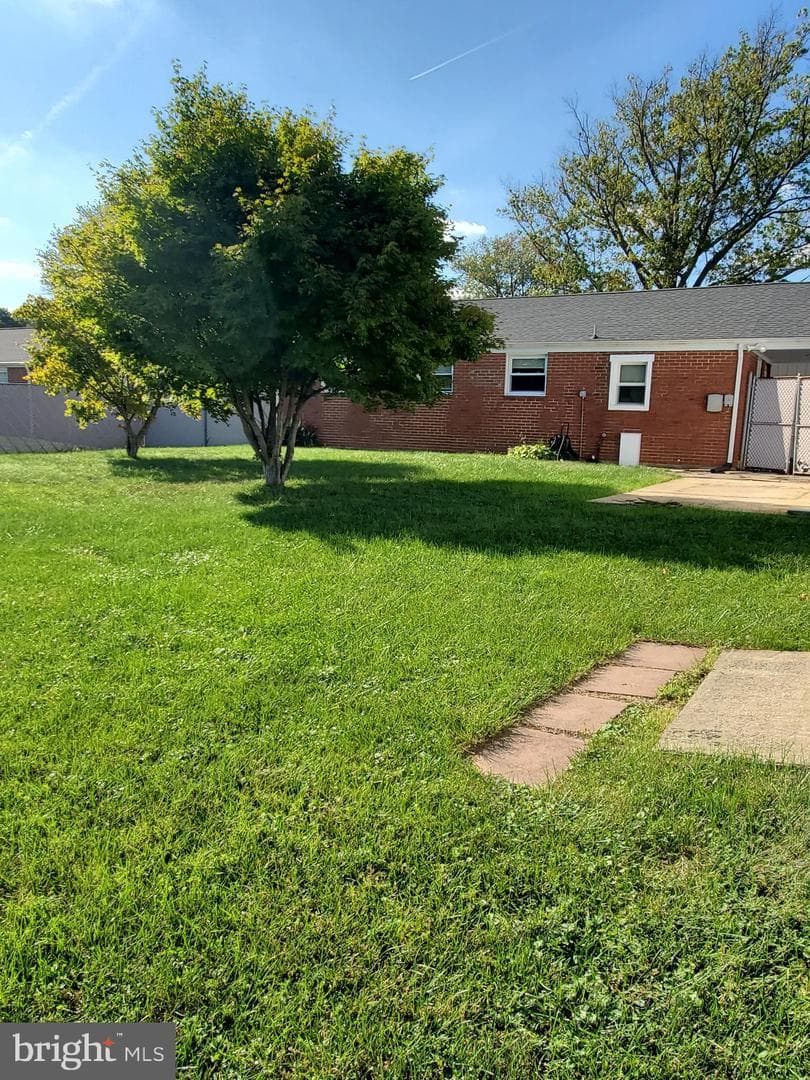 8 Laurel Lane photo 14