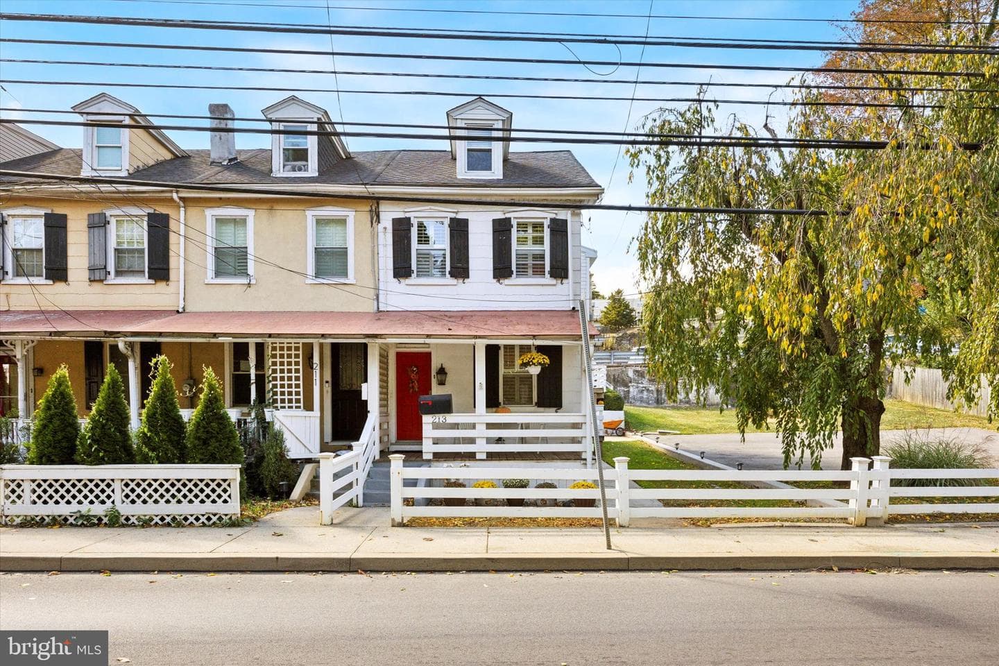213 Front Street photo 1