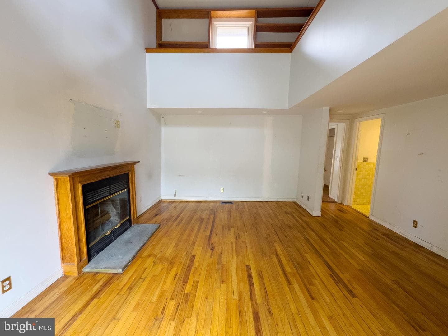207 Vaughn Road photo 9