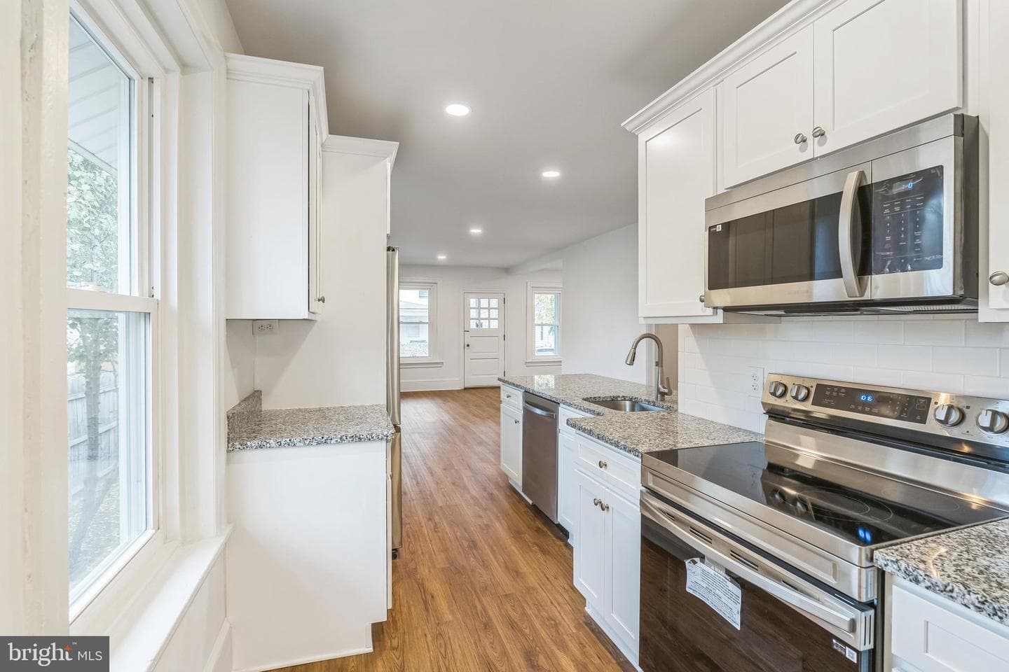 10 Jefferson Avenue photo 8