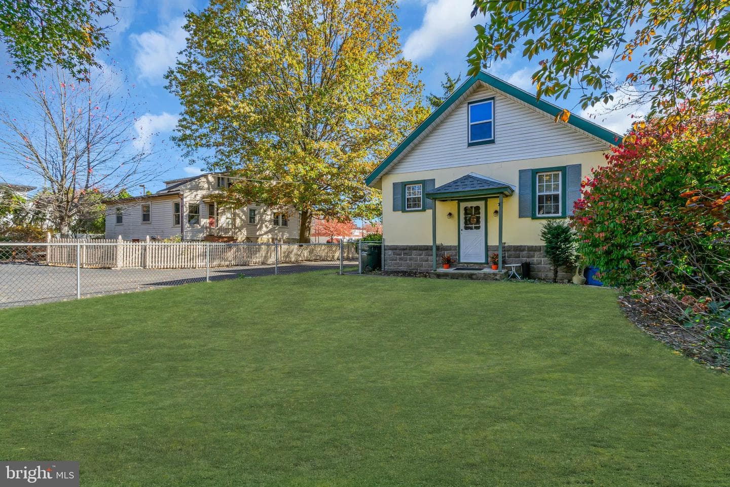1534 Linden Avenue photo 47