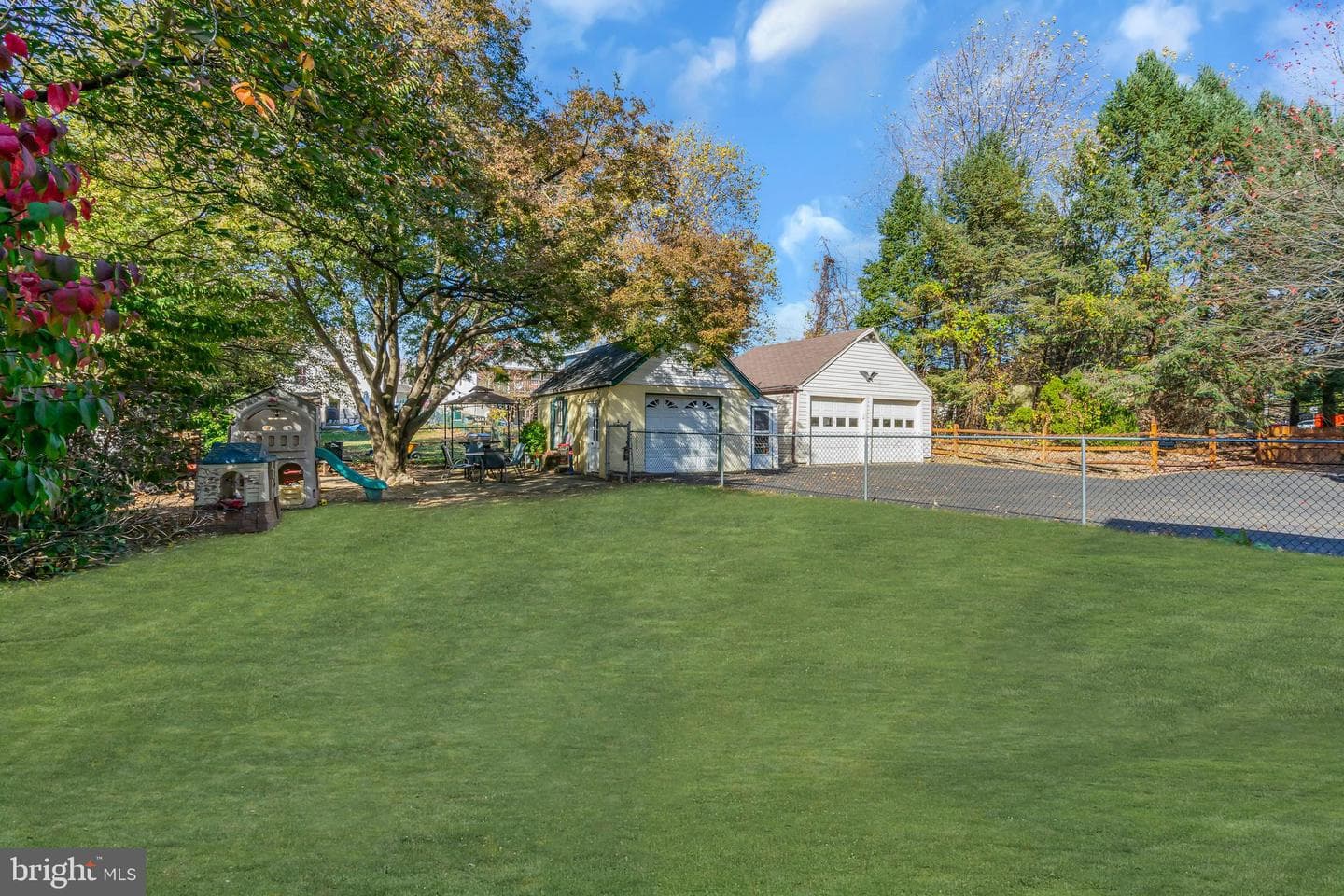 1534 Linden Avenue photo 55