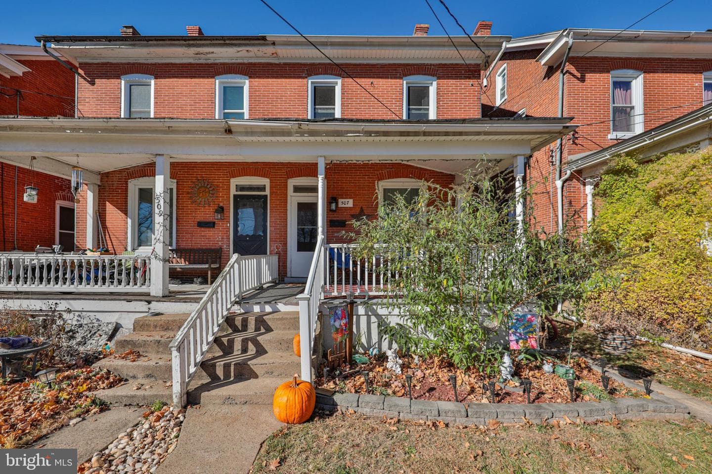 507 W 5th Street photo 3