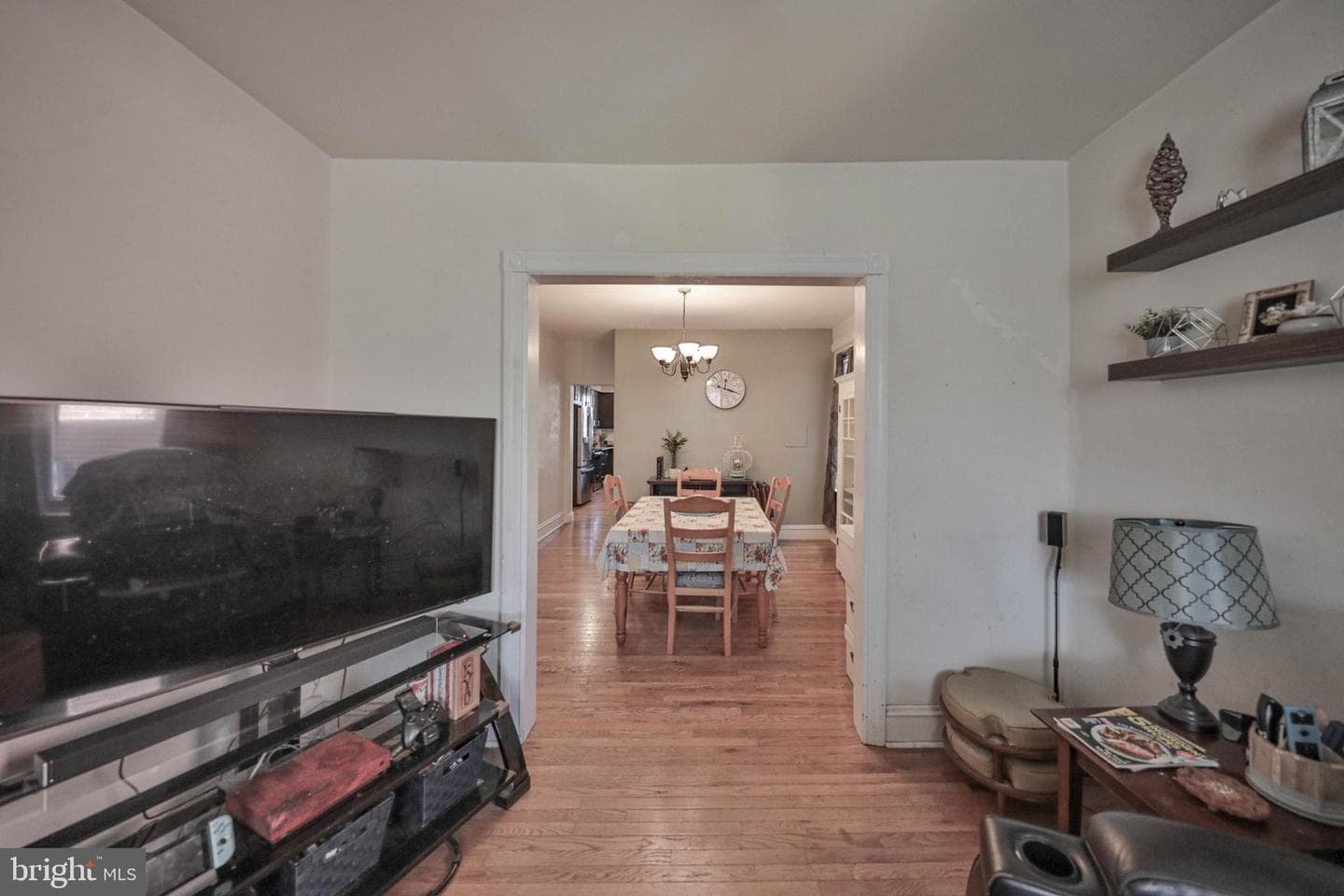 507 W 5th Street photo 4