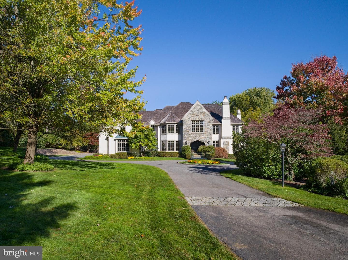 340 Baintree Road photo 1