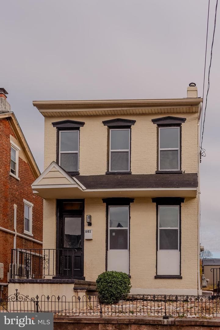 641 Walnut Street photo 1