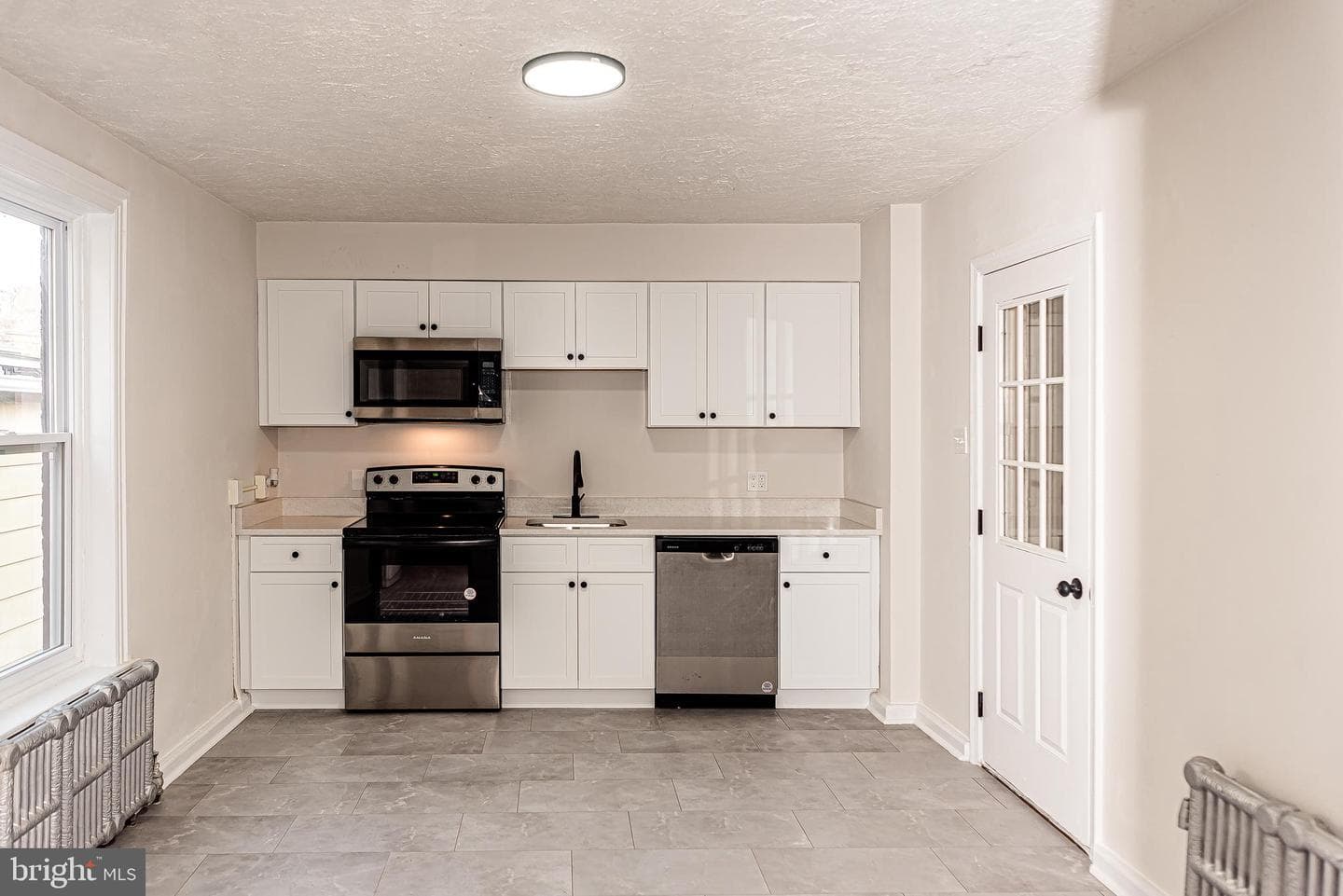 641 Walnut Street photo 13