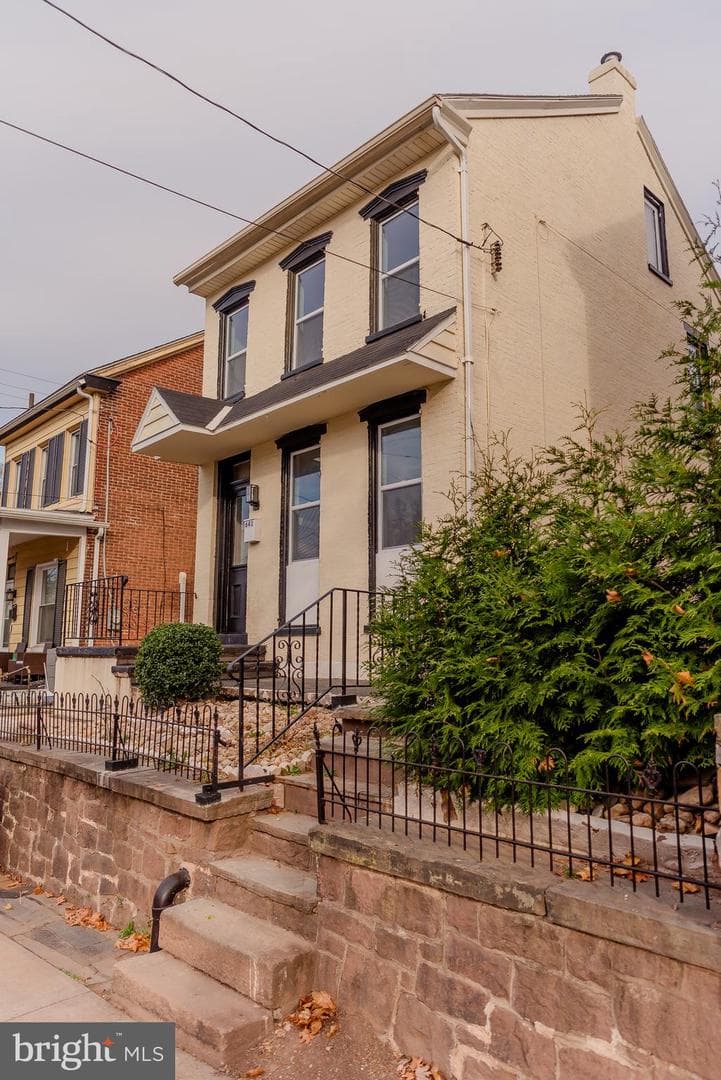 641 Walnut Street photo 2
