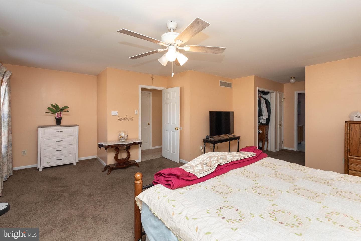 102 Runnymede Drive photo 42