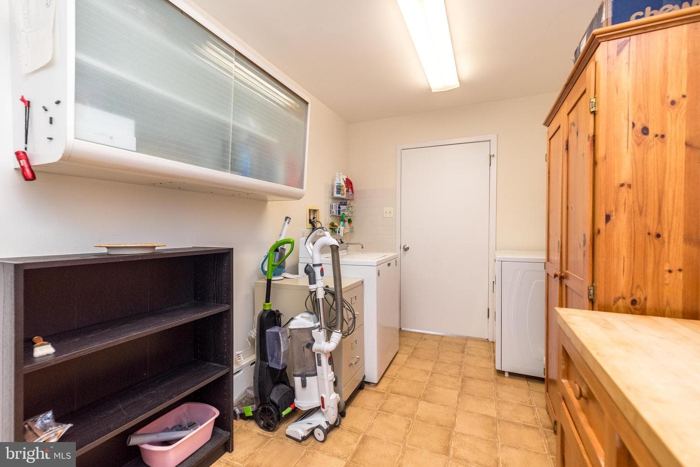 1111 Delene Road photo 33