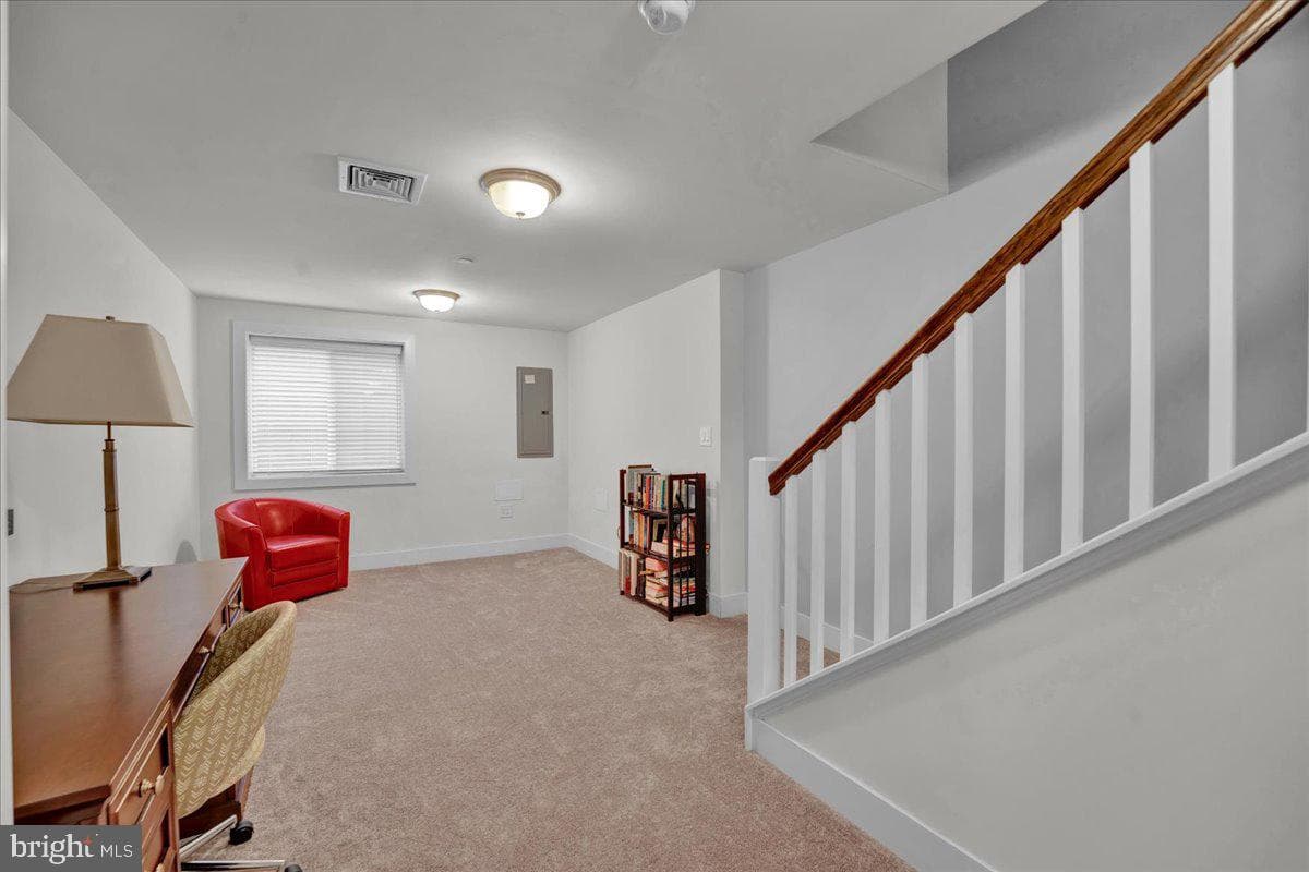 364 W 7th Avenue photo 23