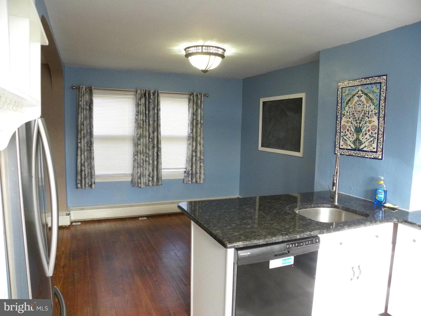 553 B St photo 10