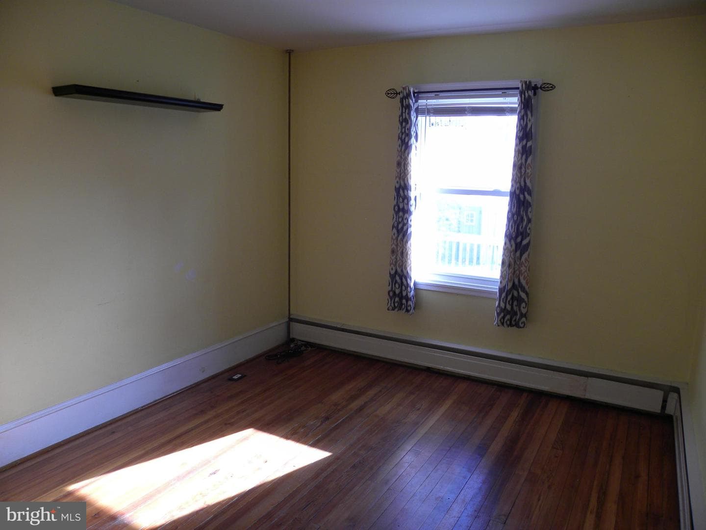 553 B St photo 24