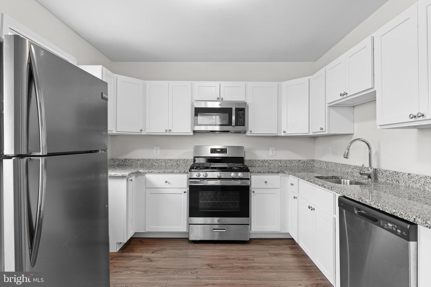 37 2nd Street photo 13