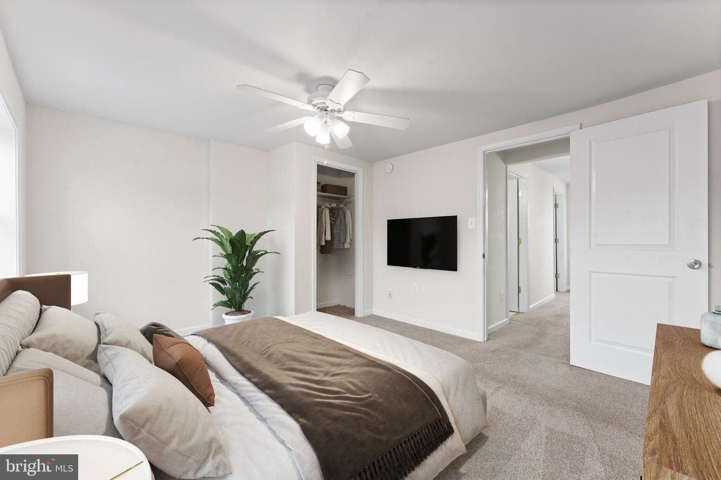 37 2nd Street photo 32
