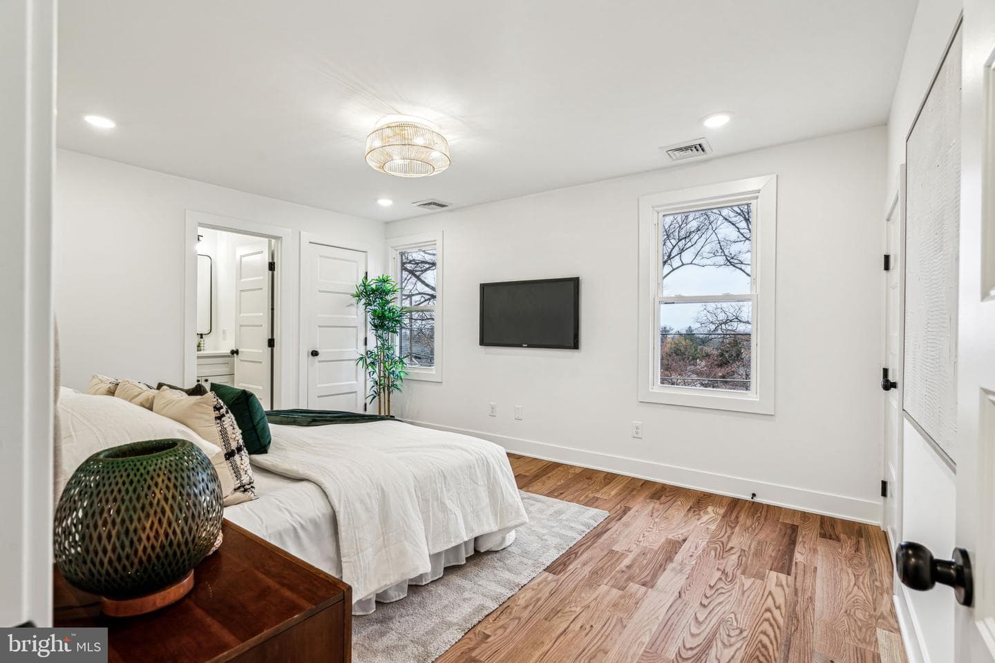 655 Edge Hill Road photo 28