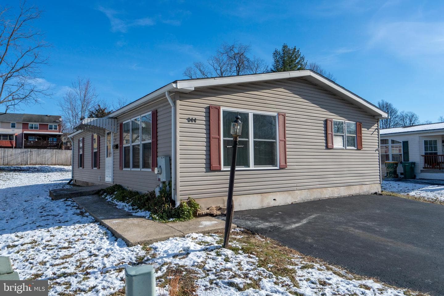 644 Apple Street photo 1