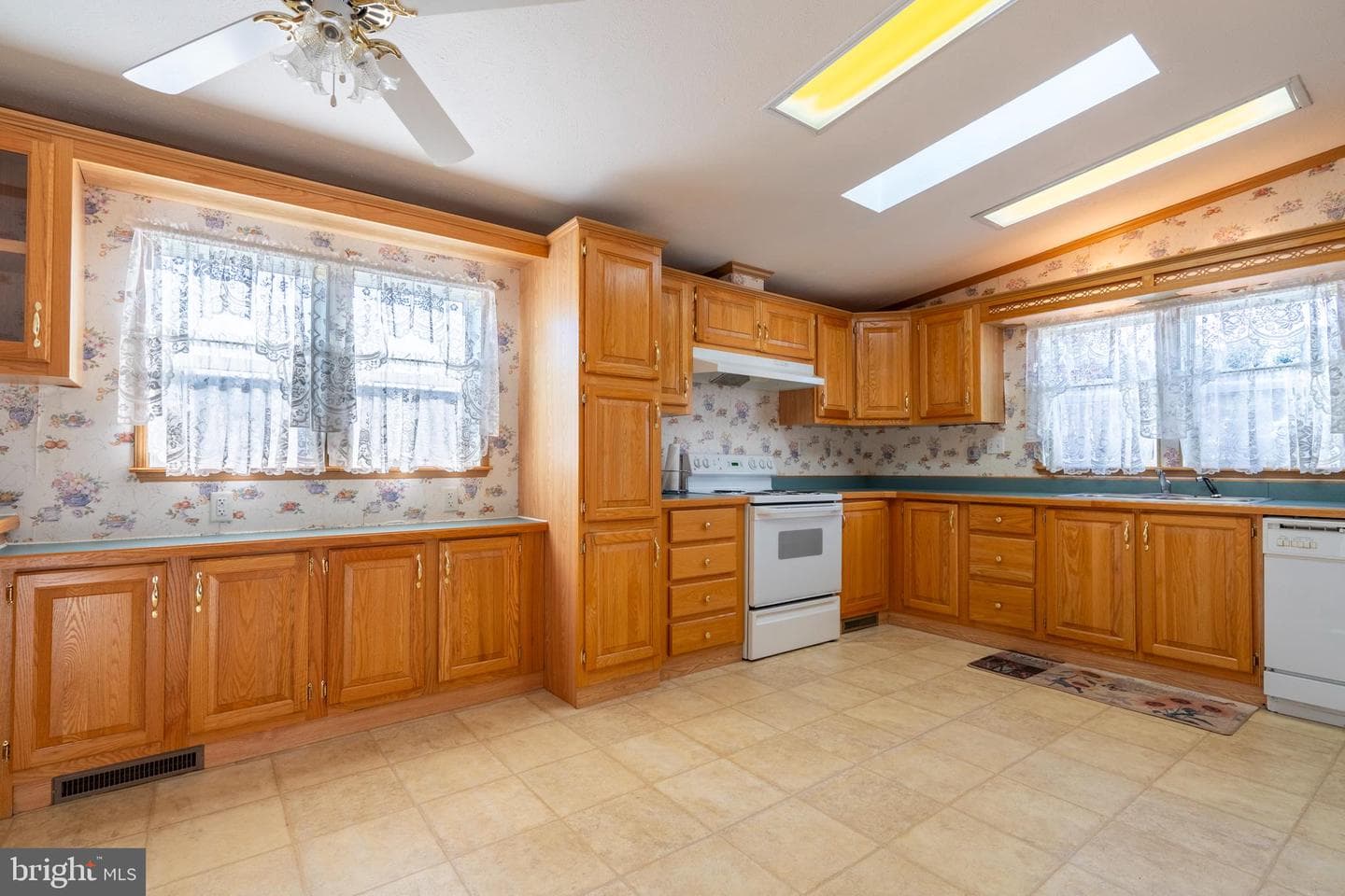 644 Apple Street photo 19