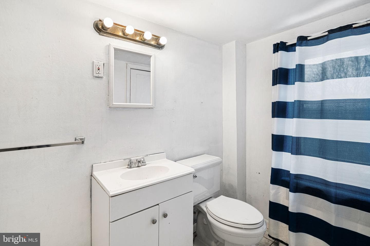 302 Rogers Road photo 18