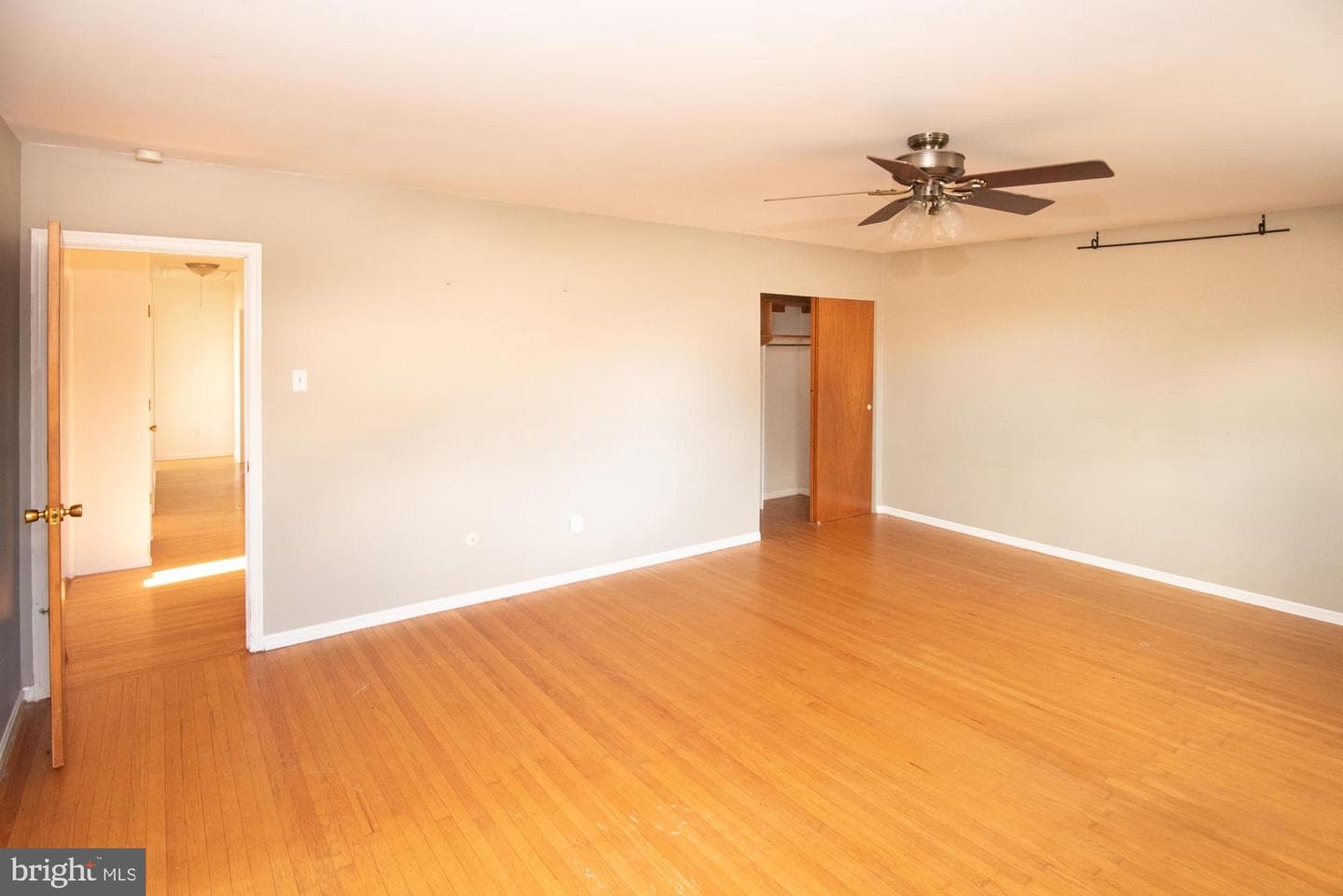 736 Mockingbird Lane photo 22