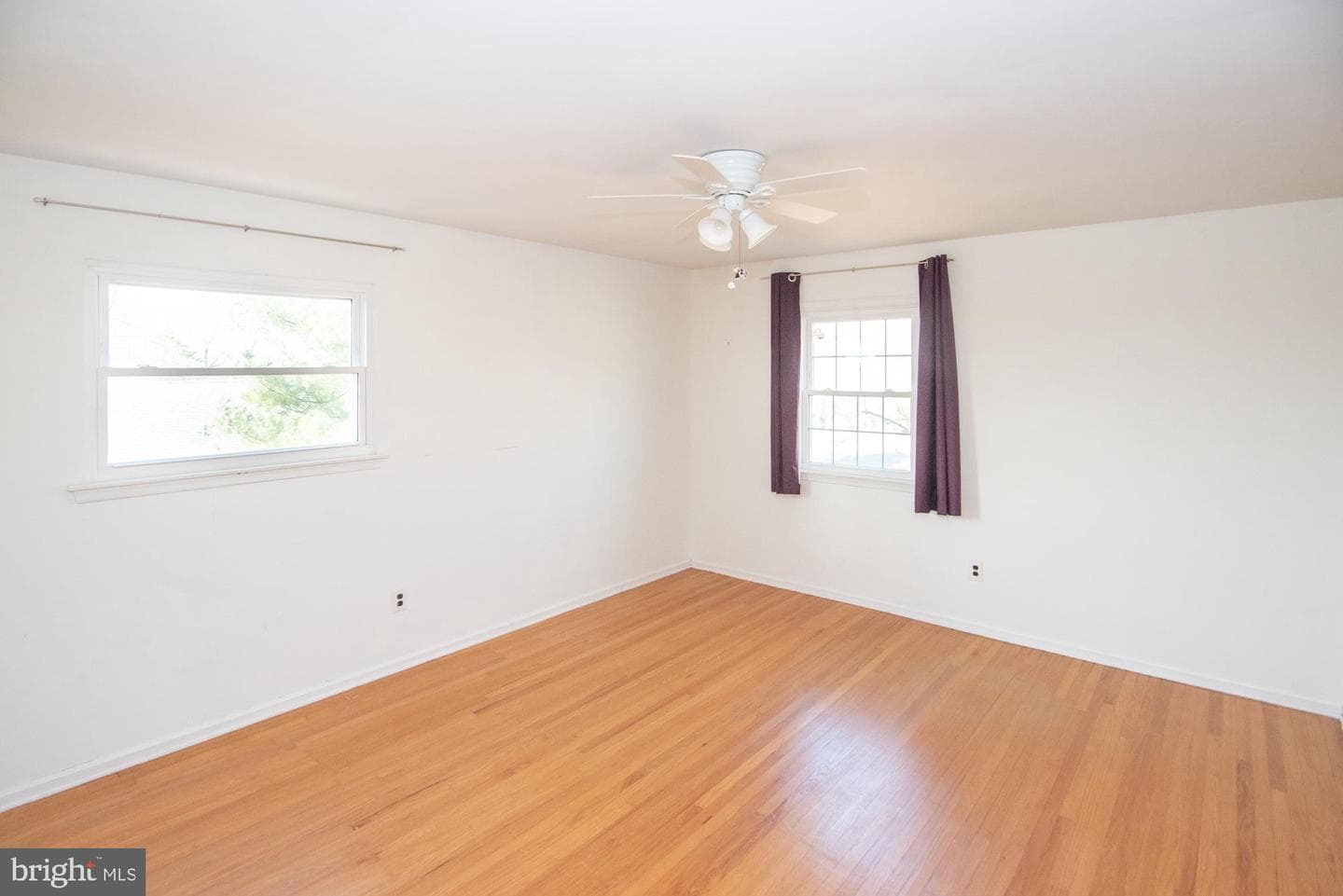 736 Mockingbird Lane photo 31