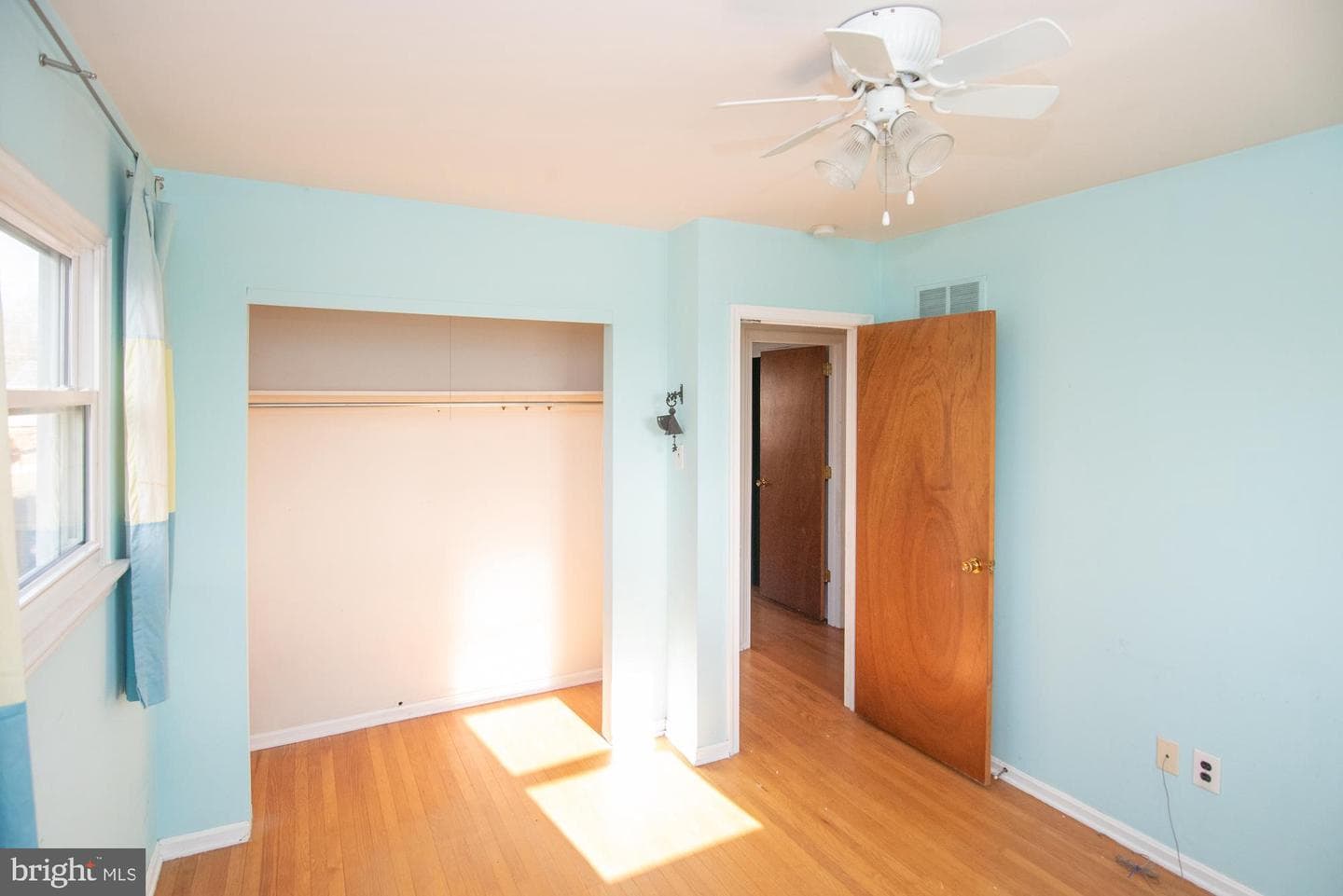 736 Mockingbird Lane photo 34