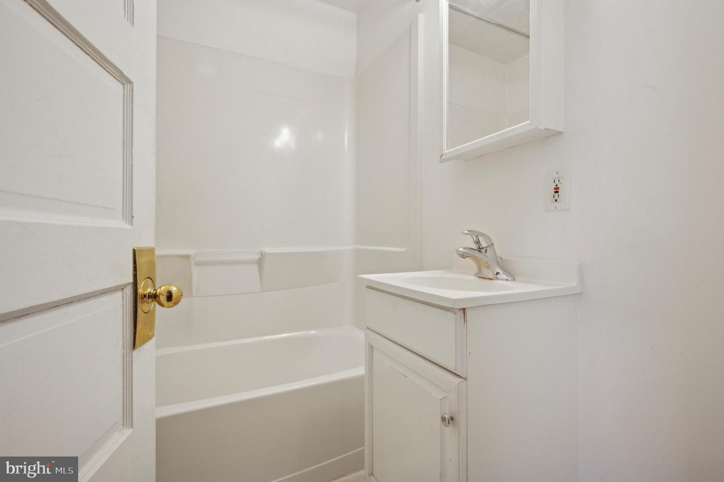 581 A Street photo 14