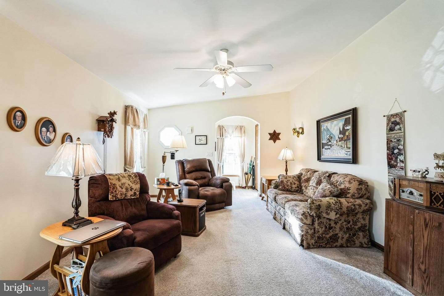 502 Village Way photo 4