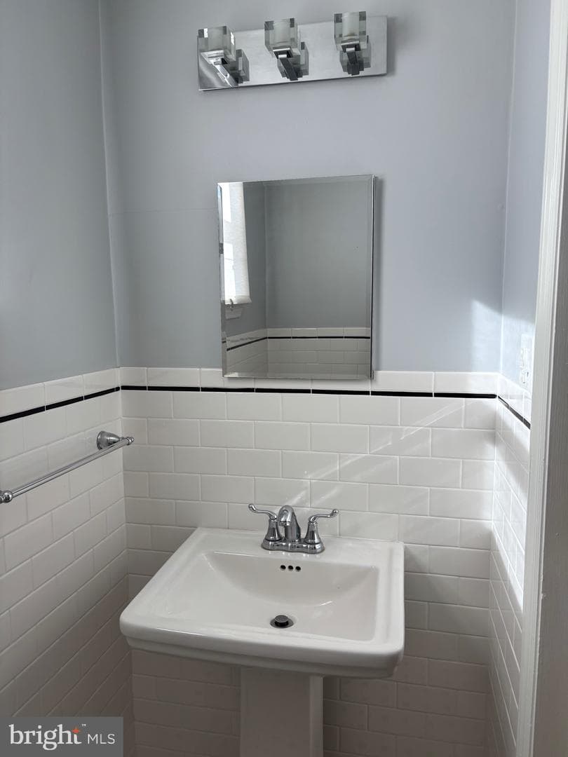 237 Francis Avenue photo 18