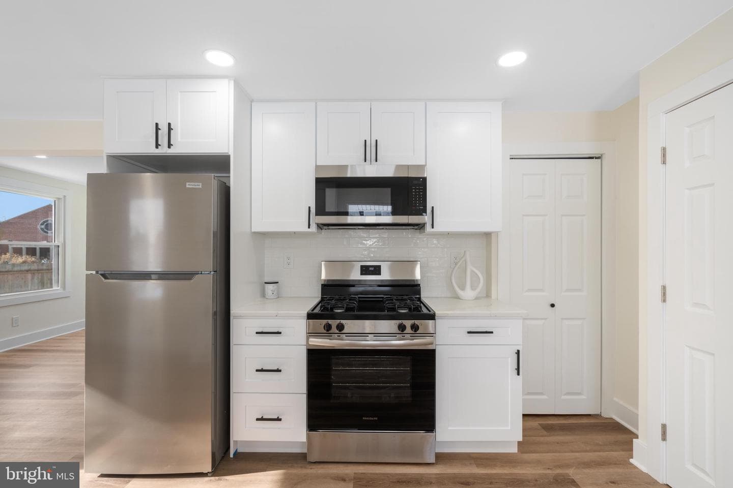 326 Lorraine Avenue photo 4
