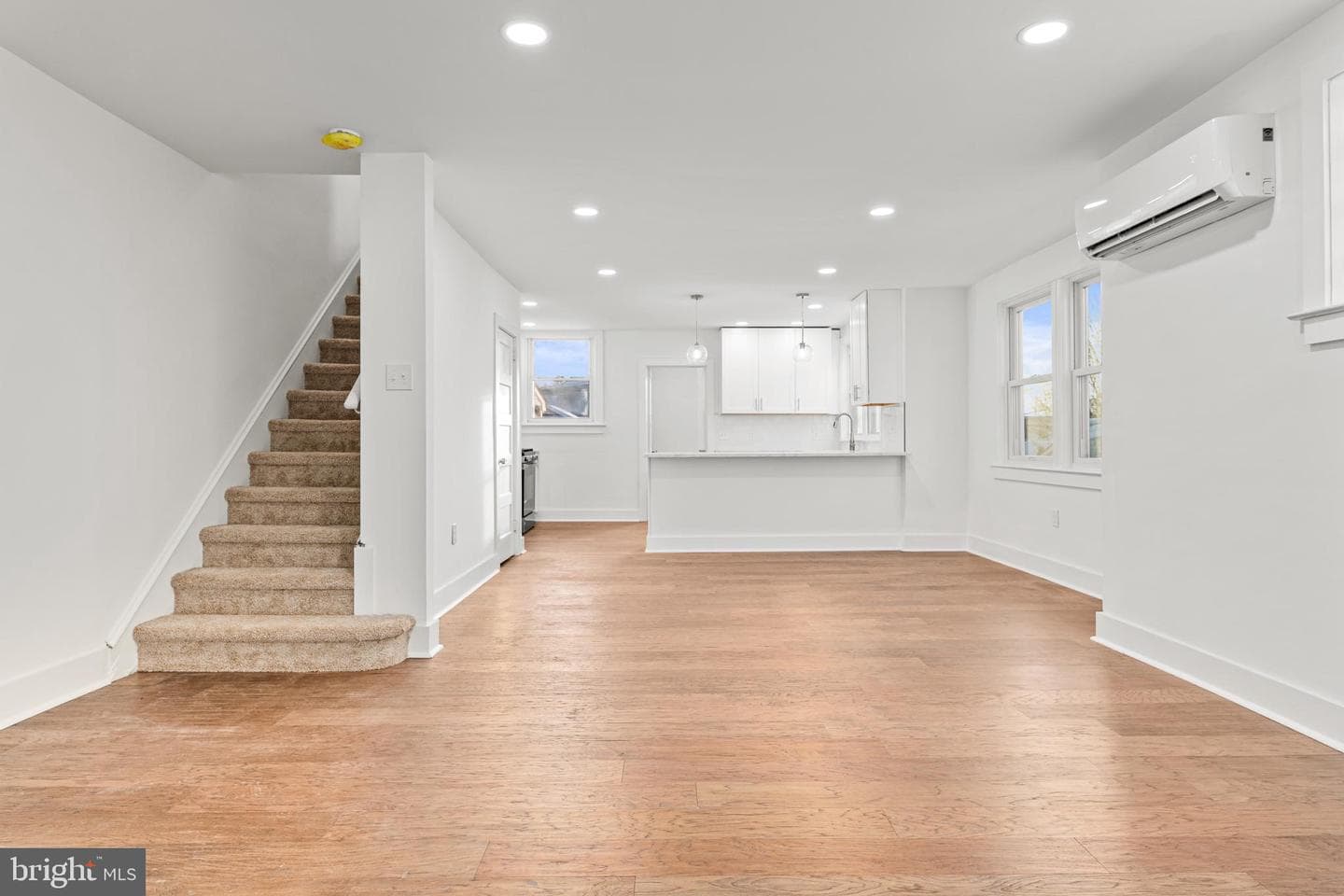 407 W 11th Avenue photo 2